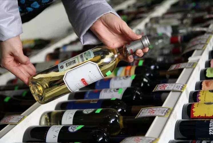 Реализация спиртосодержащей продукции. Торговля алкогольной продукцией. розничная торговля алкоголем. реализация алкогольной продукции. поставщики алкогольной продукции.