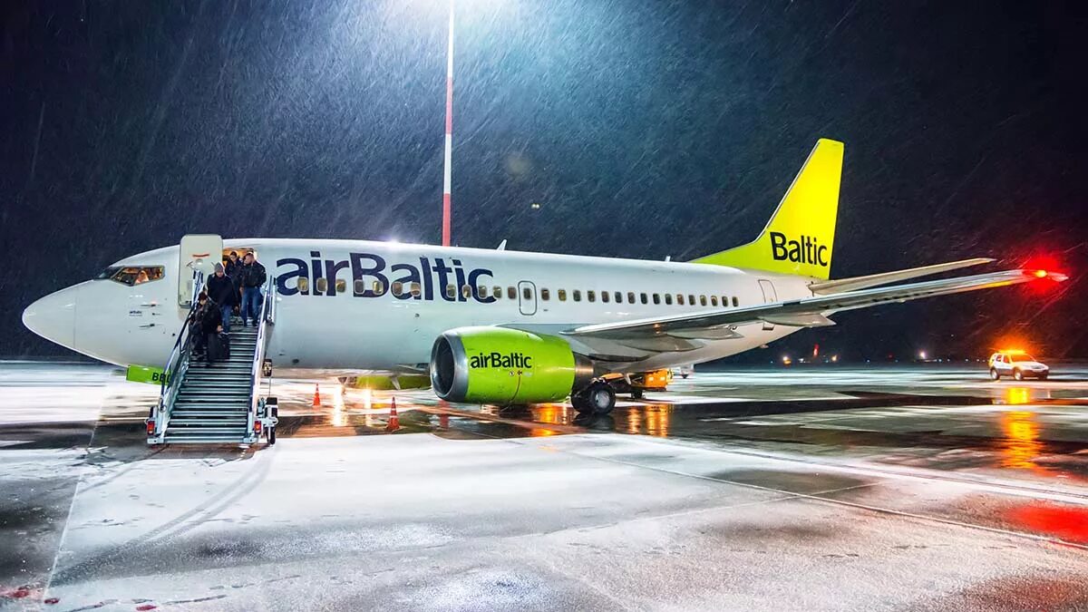 Самолет 223 airbaltic. Air baltic сайт. Air baltic салон airbus a220-300. Air baltic сайт. Air baltic салон airbus a220-300.