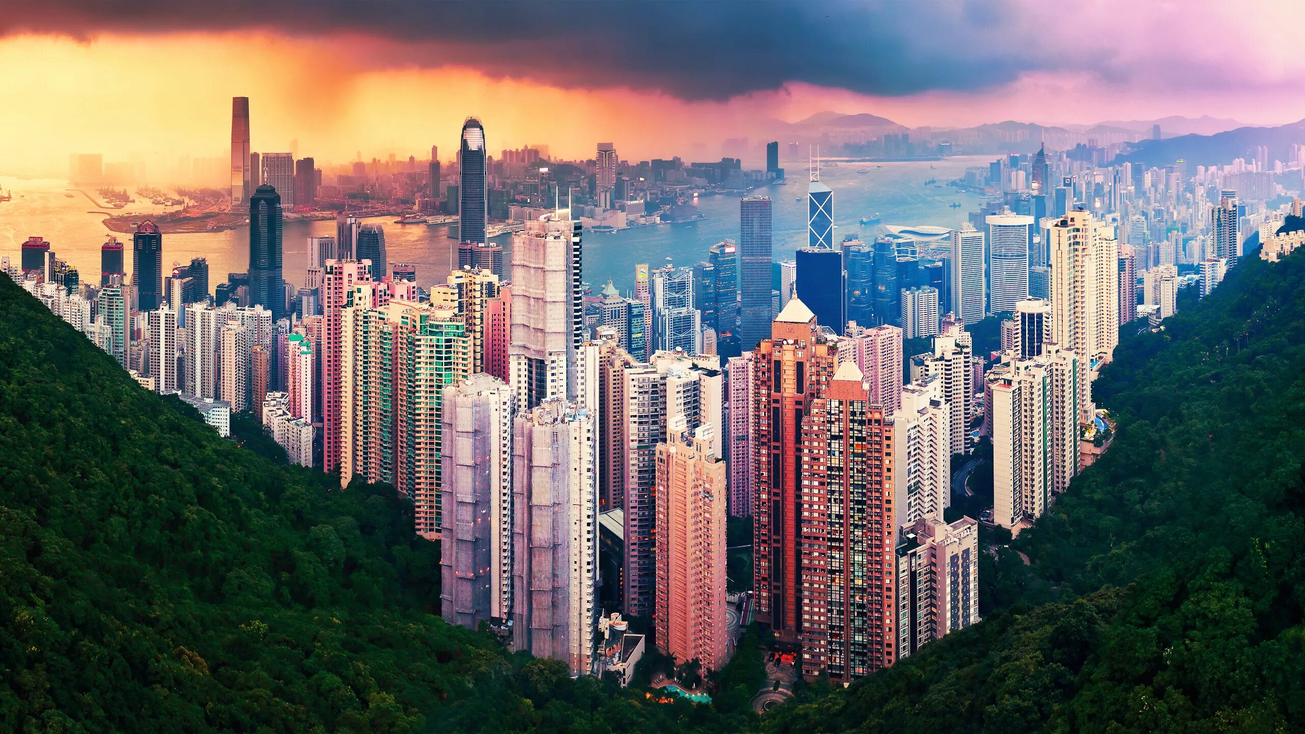 Небоскребы гонконга. Гонг Конг небоскребы. Китайский город Гонконг Сянган. Гонконг высотки. Мегаполис Китая Гонконг.