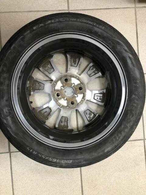 Резина 165 55 r15. Bridgestone 165 55 15. Колеса 165 55 15. 165 55 r15