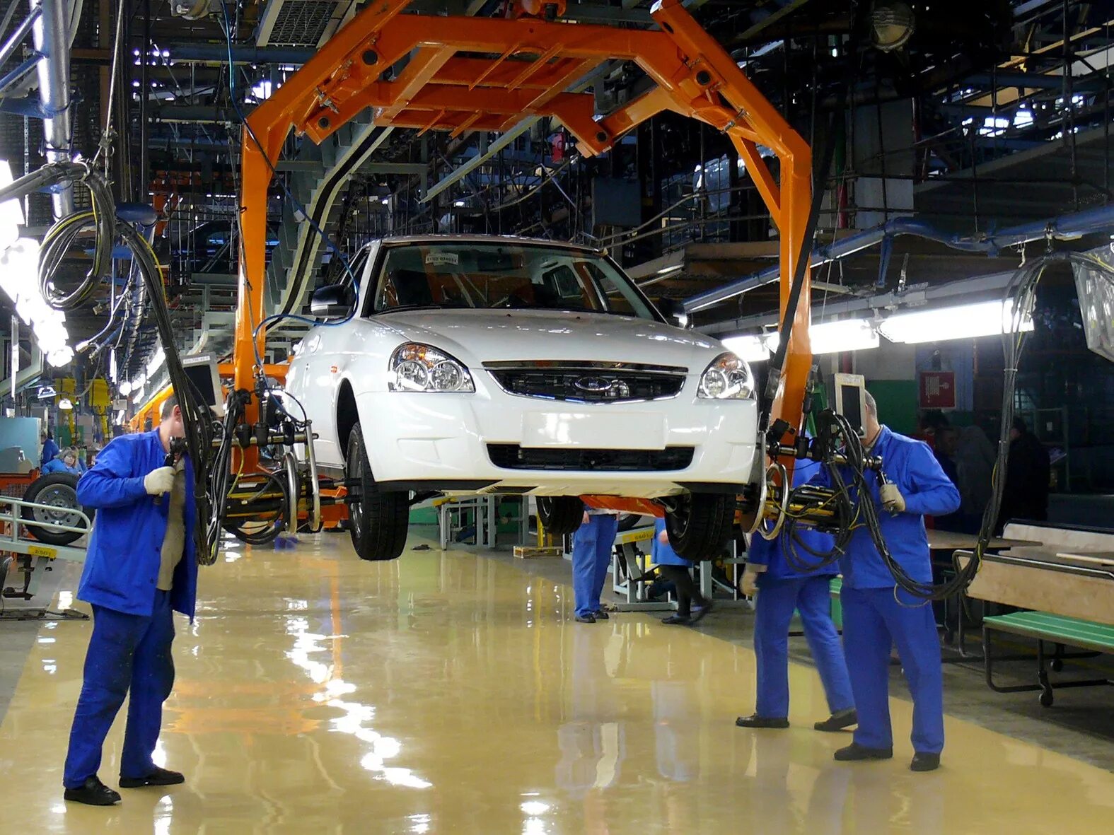 Работа тольятти ваз. Завод автоваз тольятти. renault автоваз. приора конвейер автоваз 2012. конвейер автоваза в тольятти.