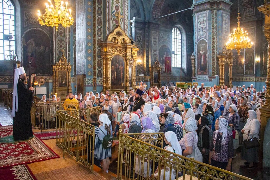 Служба в свято троицком храме. Свято Троицкий храм Пичаево. Храм в Пичаево Тамбовская область. Свято-Троицкая Церковь Пичаево Тамбовской. Пичаево Тамбовская область храм Свято Троицкий.