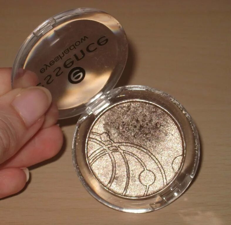 Эссенс моно тени. Essence тени для век mono Eyeshadow. Essence тени для век funda. Mono Eyeshadow 106.