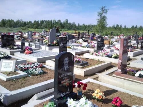 Всеволожск ковалевское кладбище. Ковалёвское кладбище памятник. Ковалевское кладбище санкт-петербург. Памятники северного кладбища в санкт-петербурге. Кладбище ковалево спб.