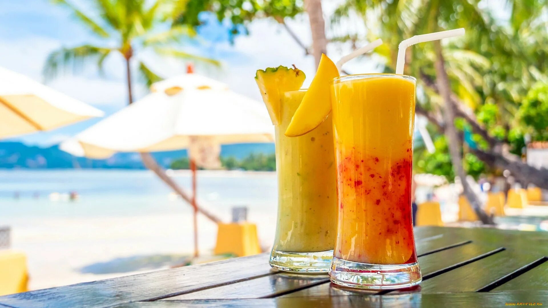 Мохито солнце. Манго Тропикал сок. Пхукет манго. Коктейль на пляже. Тропический коктейль.
