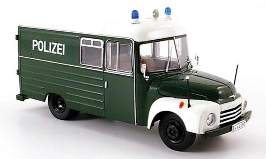 Опель блиц 1:43. Opel Blitz модель 1 43. Опель блиц 1.5т.