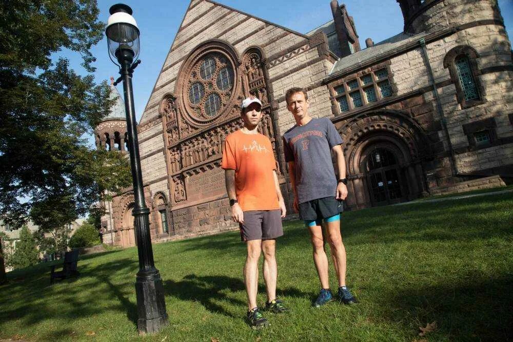 Экскурсия начинается. Экскурсия начинается. Туристы на экскурсии. Экскурсия начинается. Наша экскурсия возможно и удастся.