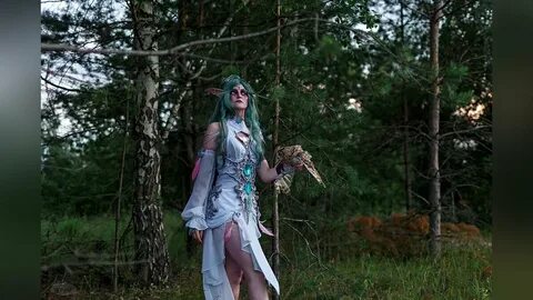Elune cosplay