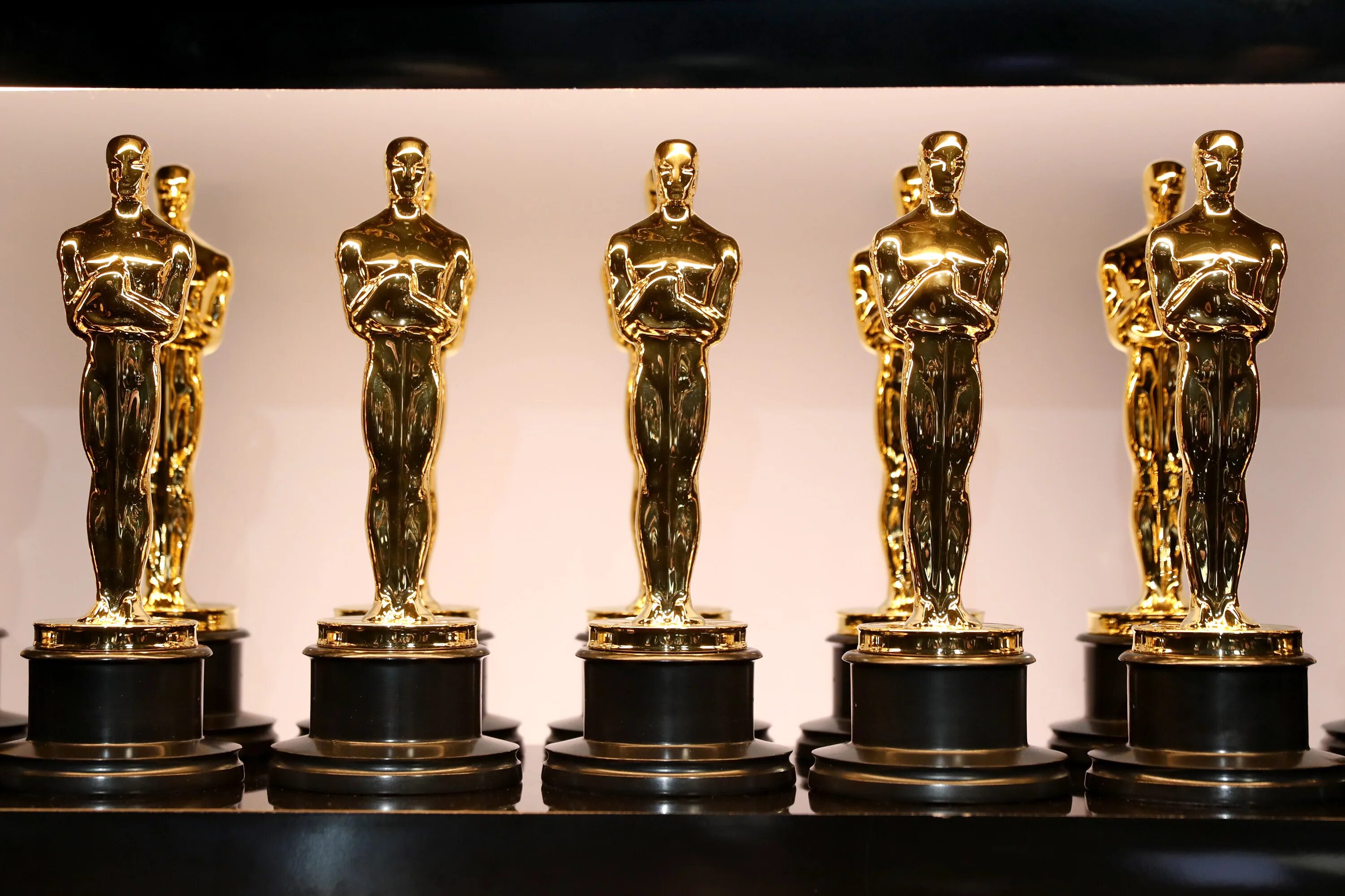 Oscar 2022 nominations. Статуэтка американской киноакадемии "Оскар. Оскар (кинопремия, 2019). Кинопремия Оскар 2022.