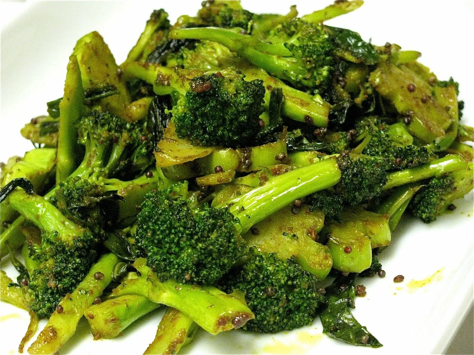 Broccoli Ташкент. Брокколи в соусе карри. Жареные брокколи. Овощи брокколи.