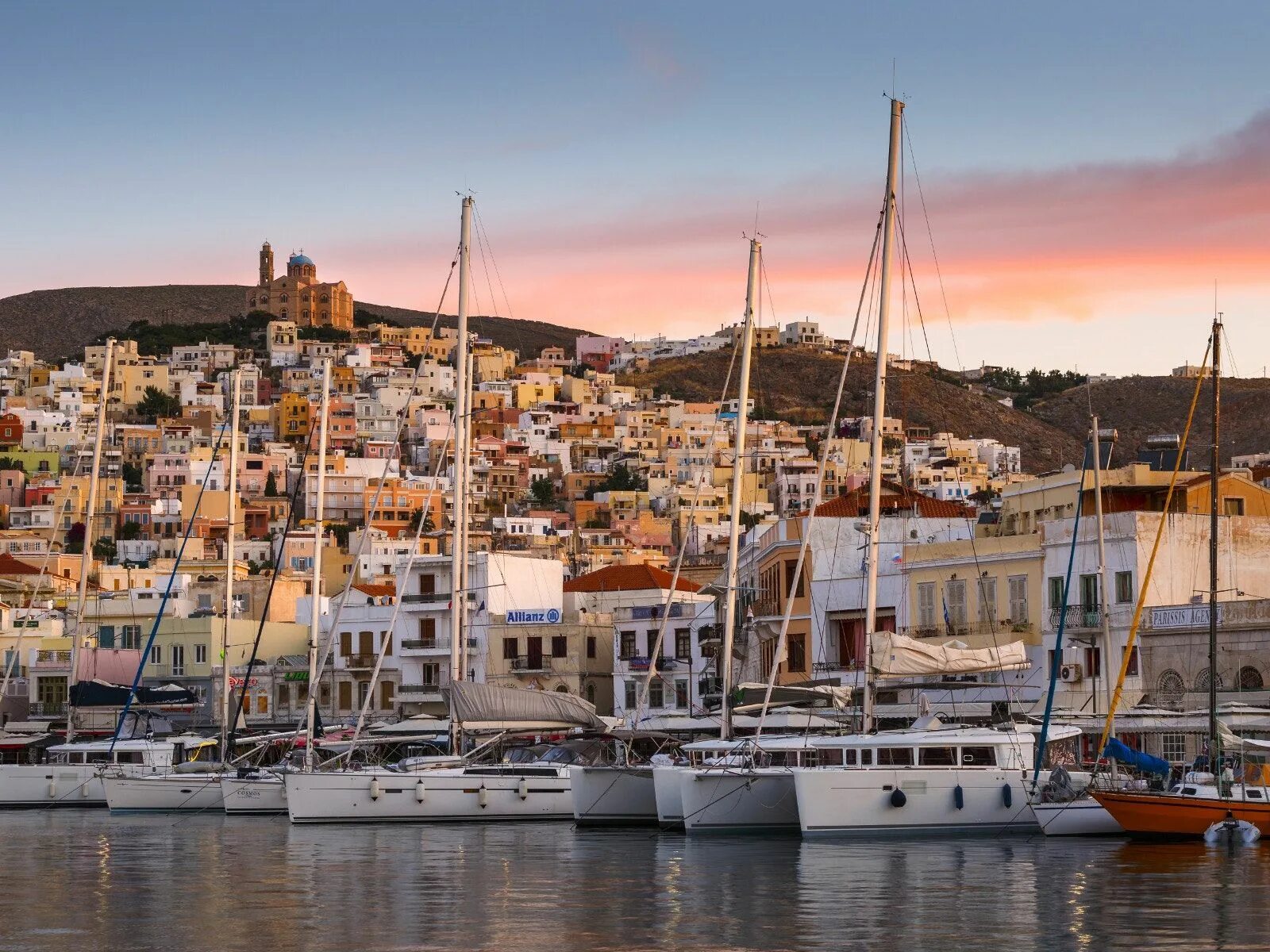 Cyrus island. Сирос Греция. Syros Греция остров. Город Эрмуполис Греция остров Сирос. Остров Сирос Греция фото.