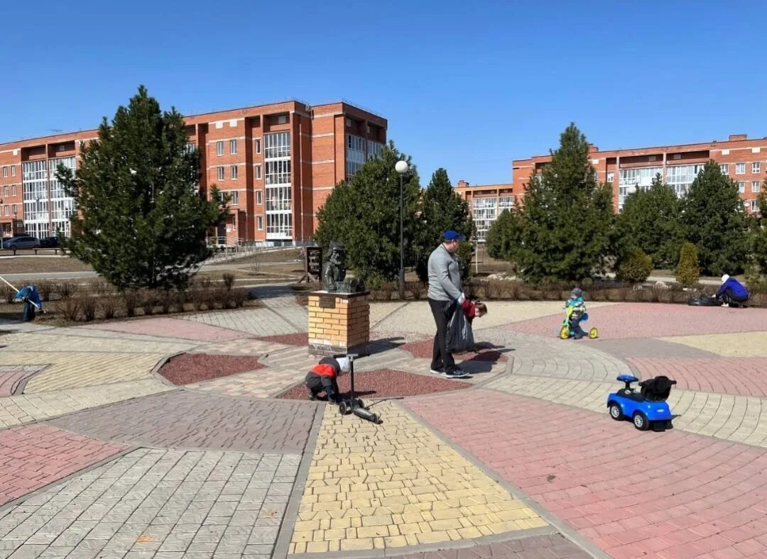 Компания левый берег. Богородицк Северный микрорайон. Северный мкр достопримечательности.