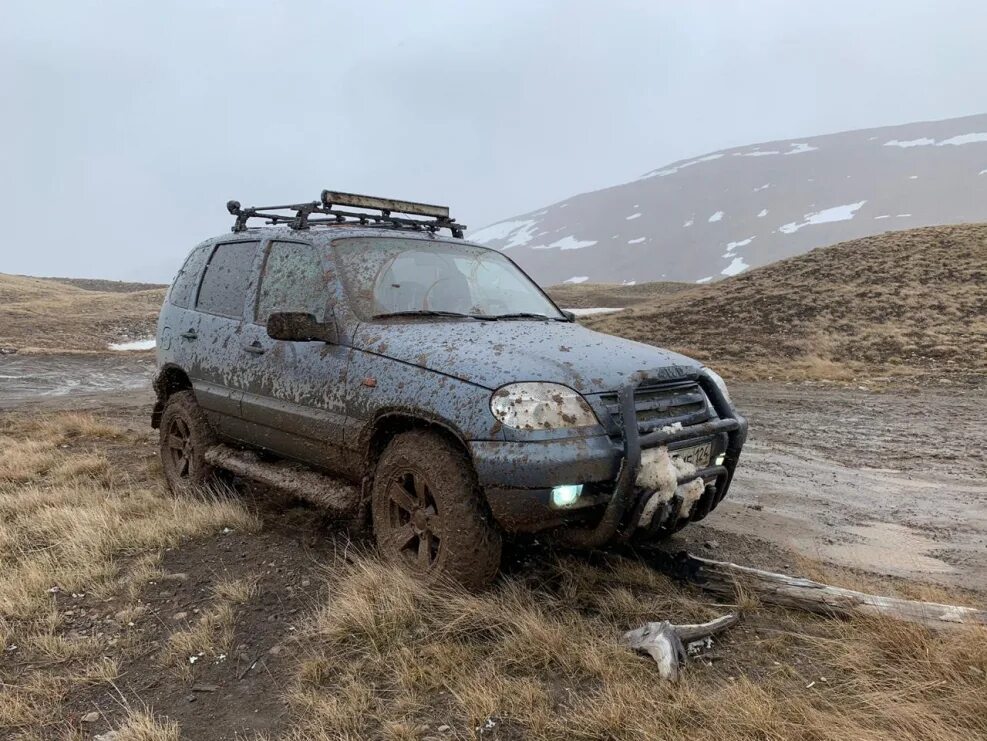 Шевроле Нива внедорожник. Нива Шевроле для бездорожья. Chevrolet Niva 4х4 бездорожье. Нива Шевроле по грязи. 4х4 тест драйвы