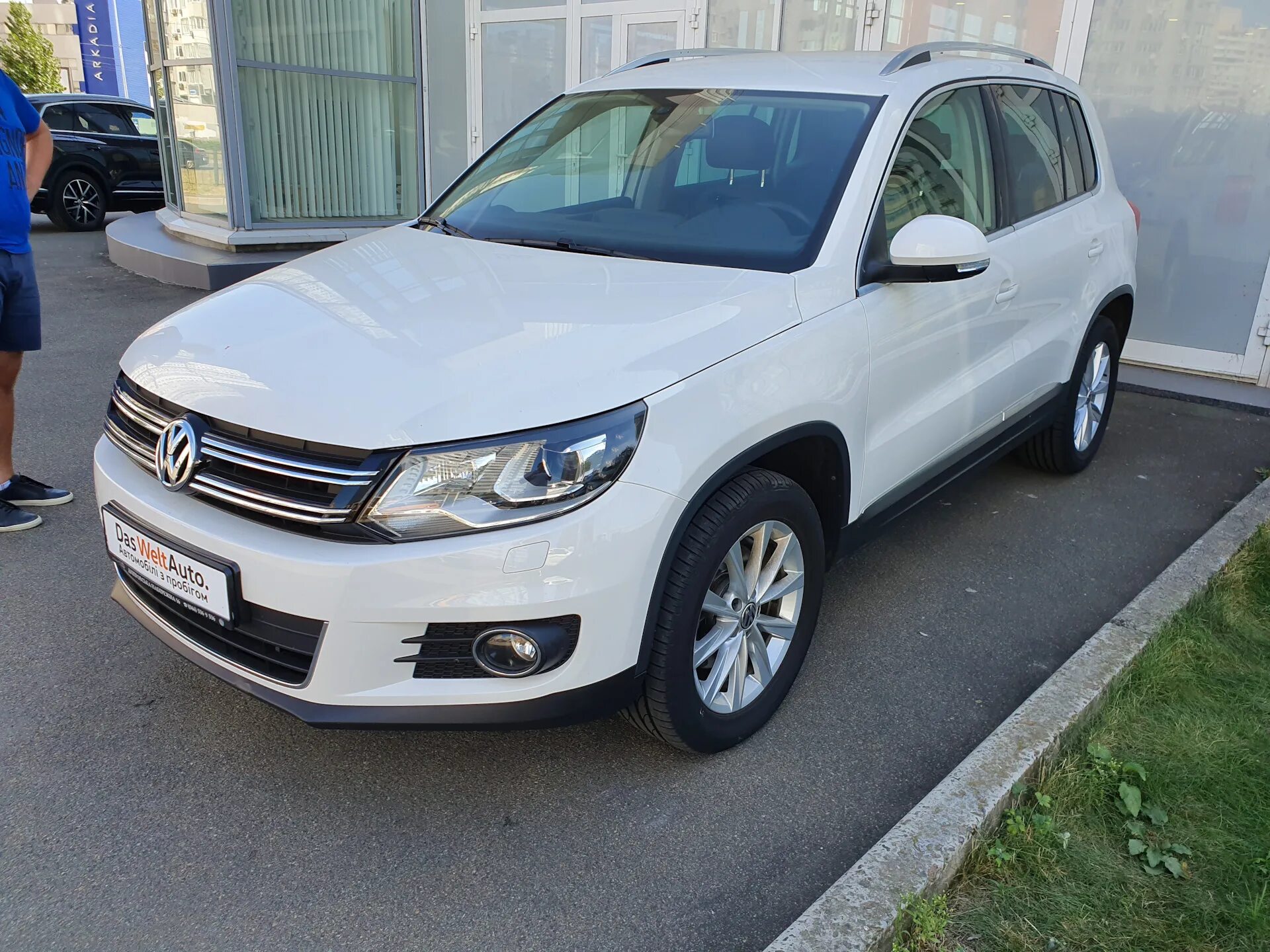 Купить фольксваген тигуан 2012 год. Tiguan 2012 2.0. VW Tiguan 2.0 TDI. VW Tiguan 2012 2.0 TDI. Tiguan 2013 2.0 TDI.