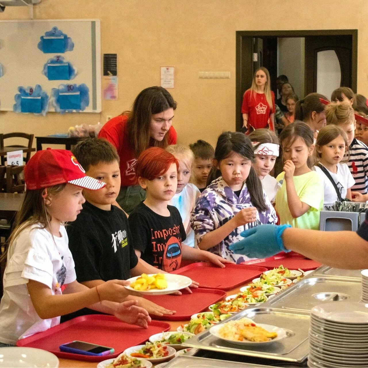 Энджой кэмп лагерь. Лагерь в подмосковье enjoy camp детский вожатые. Fyfgf детский лагерь джой камп. Энджой кэмп лагерь. Энджой кэмп елочки.