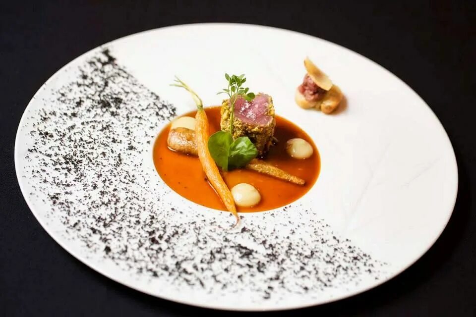 Тарелка с едой. Plating. Украшение тарелки для подачи. Украшение блюд высокой кухни. Plating.
