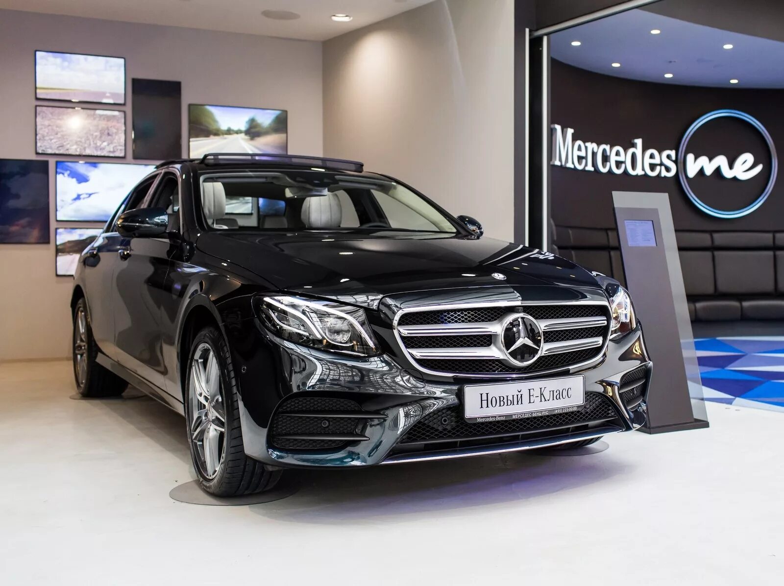 Mercedes новый цена. Мерседес Бенц новый. Мерседес s класс новый в автосалоне. Мерседес е класс Россия. Мерседес i5.