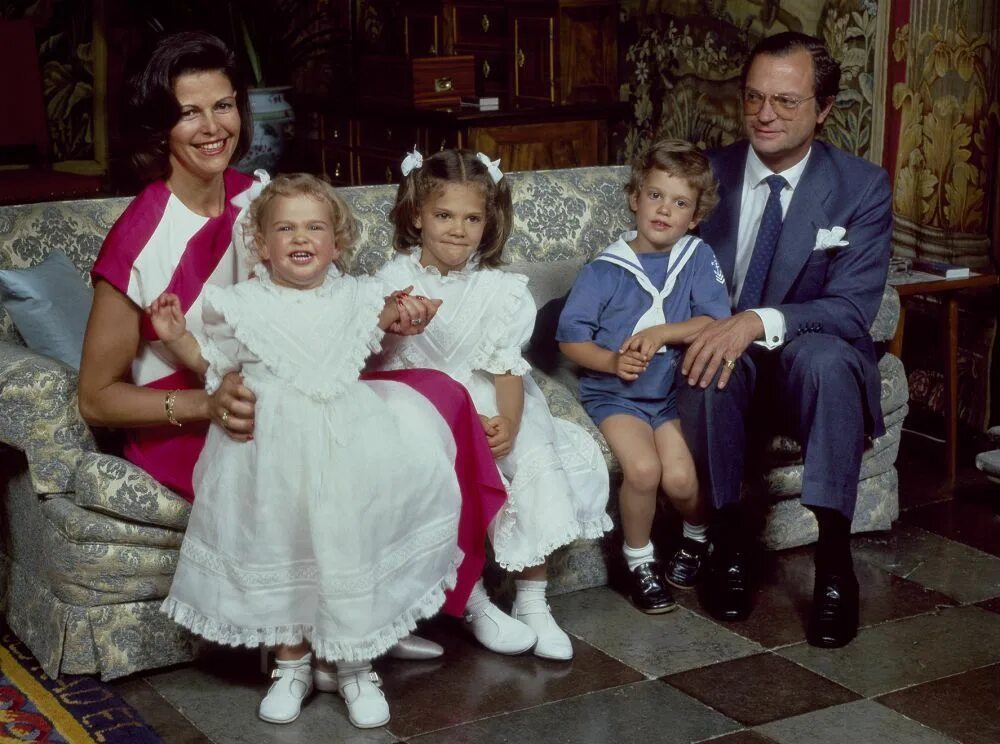 Шведская королевская династия. Королевская семья Швеции принцесса. Royal Family 1980.