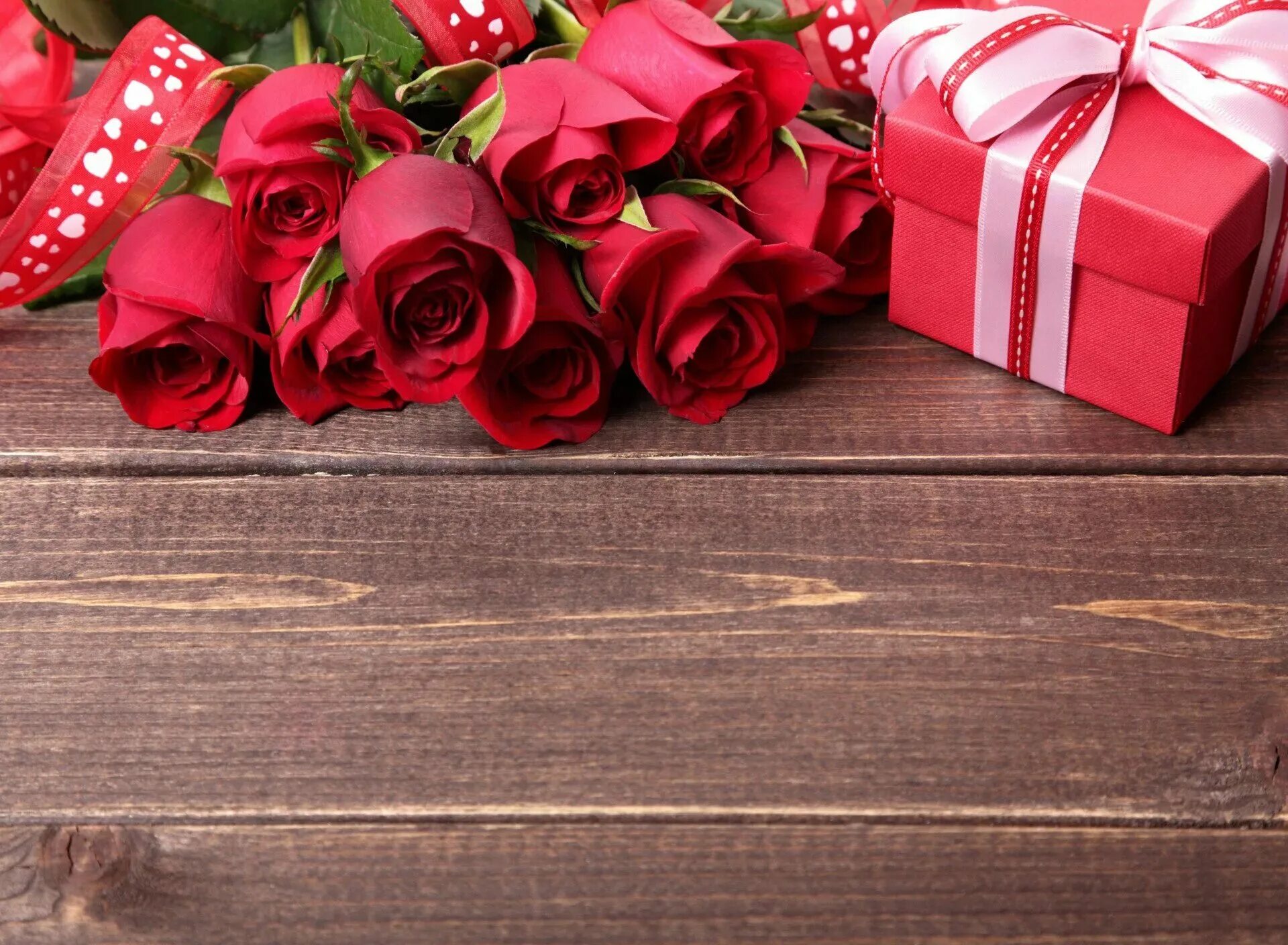 Поздравляю с днём рождения. Красивые поздравления с днем рождения. С днем рождения женщине 4. Поздравления с днём рождения открытки. Стильные открытки с днем рождения.