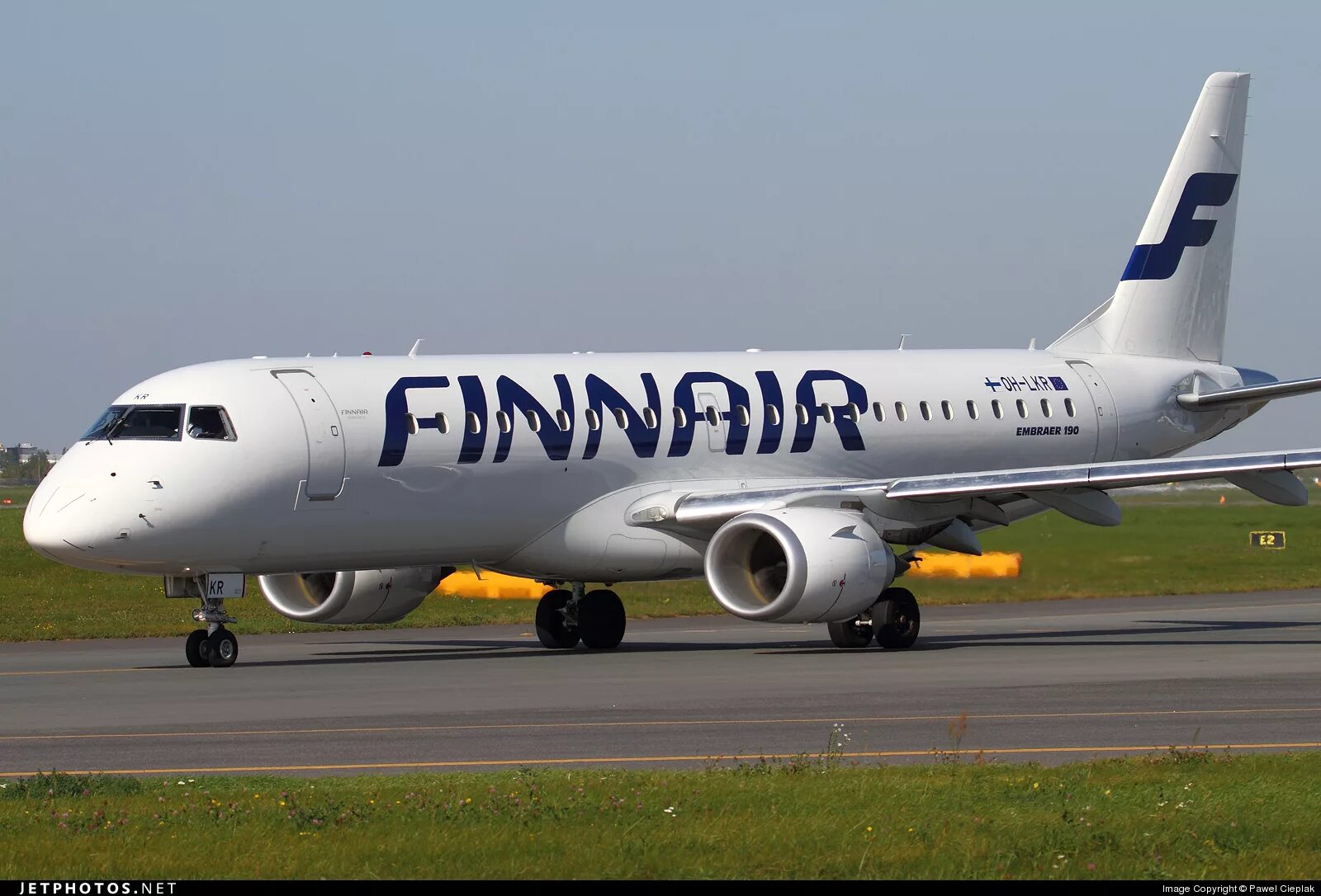 Эмбраер 190 характеристики производитель. Борт embraer 190. Emb-190. Embraer e190ar. Embraer 190 195 самолет.