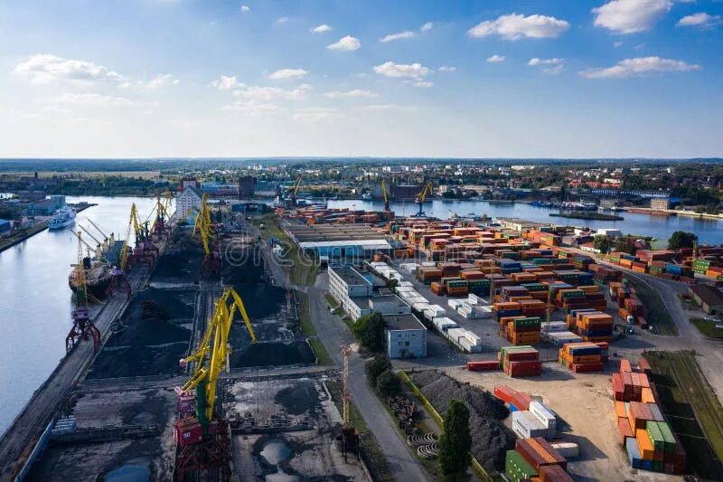 Морской порт в поти грузия. Морской порт гданьск. Порт новороссийск шесхарис. Бристоль англия порт старый. Портовая фото.