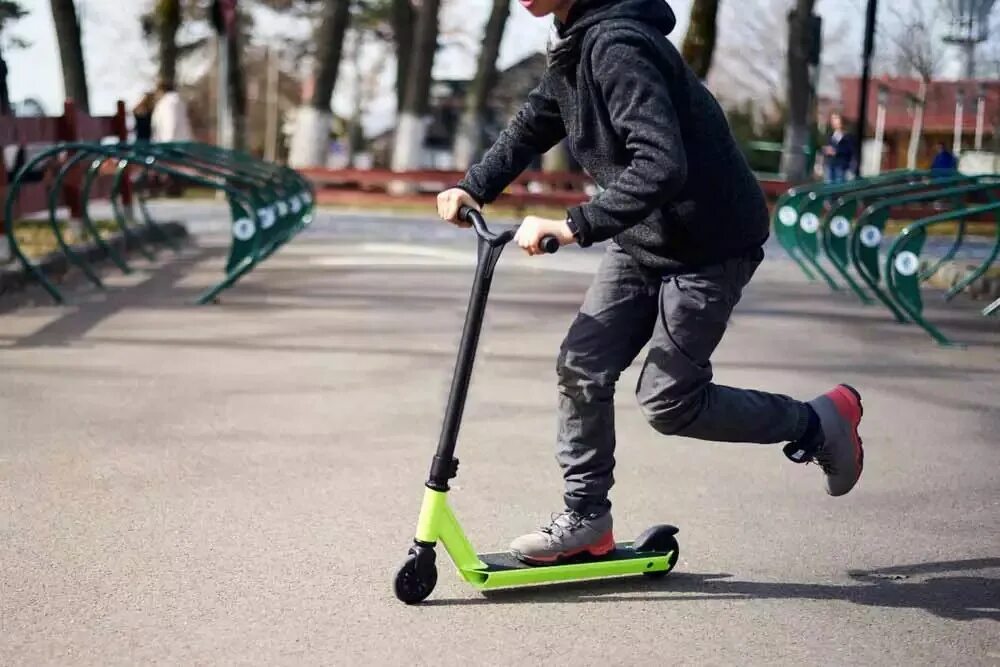 Как выбрать самокат для ребенка 10 лет. Самокат "Stunt Scooter-6". Самокат трюковой Scooter Ride. Ride Action самокат трюковой. Сти Райд снок трюковой самокат.