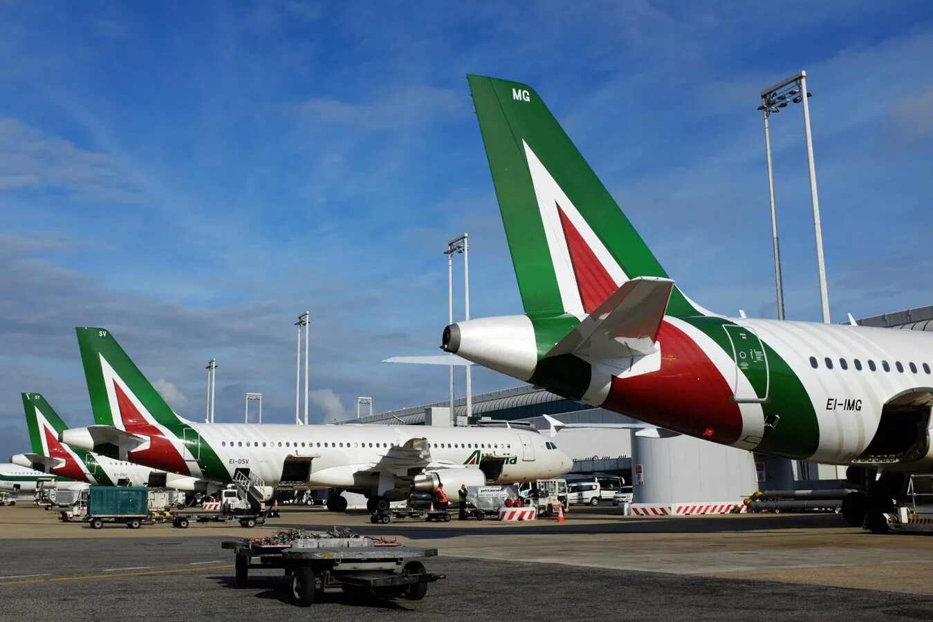 Ita авиакомпания. Alitalia. Авиакомпании италии. Airbus a319-100. Alitalia a320.