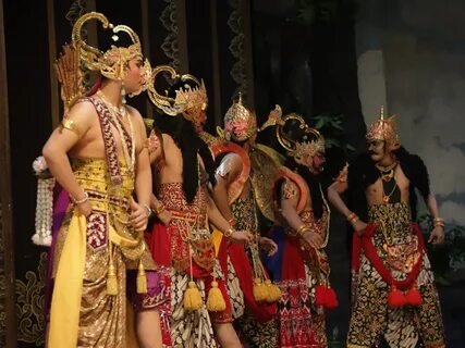 Wayang Orang Bharata Mempersembahkan Lakon "Sinto Ilang" .