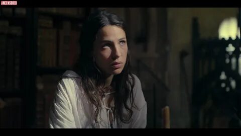 La Révolution nude pics 
