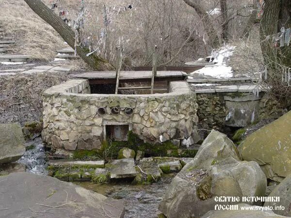 Тульские родники. Три колодца Тульская область Святой источник. Родник в Тульской области Святой источник. Федоровка три колодца. Три колодца Дятьково Родник купель.