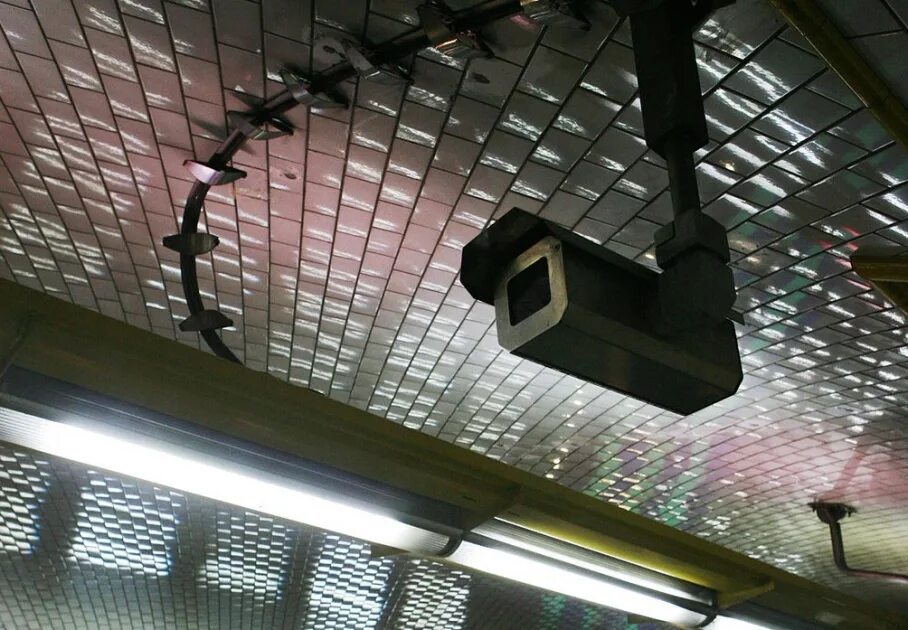 Видеокамеры в метро. Камера запись москва. Камера запись москва. Камера запись москва. Камеры во дворах.