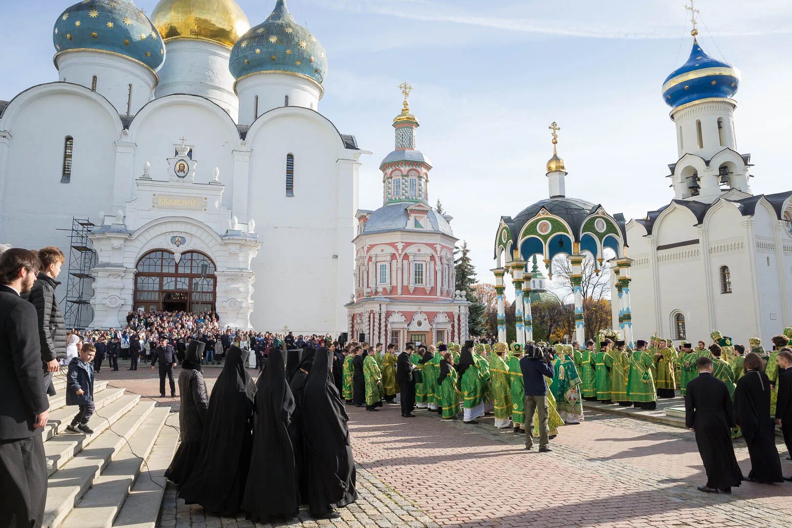 Сайт сергия радонежского челябинск. Монастырь Сергия Радонежского. Храм Сергия Радонежского в Солнцево. Троице-Сергиева Лавра Сергиев Посад.