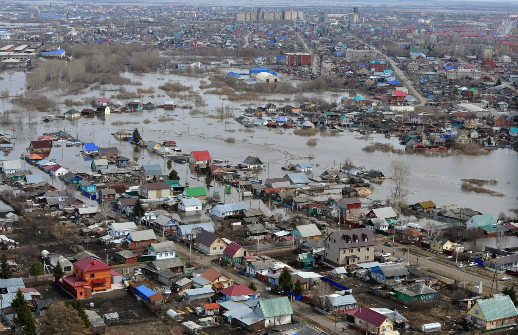 Какие улицы затопит в ишиме. Ишим потоп 2016. Паводок Ишим 2016. Наводнения в Тюменской области Ишим. Наводнение 2016 город город Ишим Тюменская область.