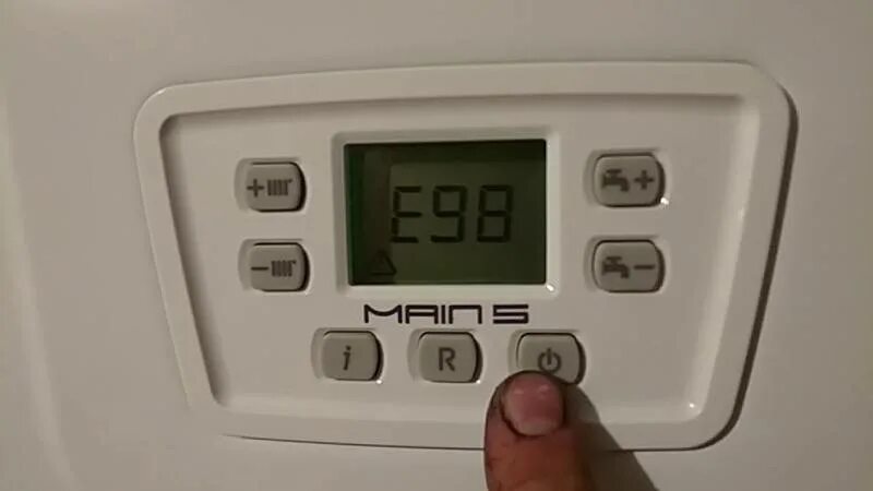 Котел майн 5. Е98 котел бакси. Газовый котел бакси майн 5. Газовый котел Baxi FOURTECH 24 F. Котёл Baxi ошибка e03.