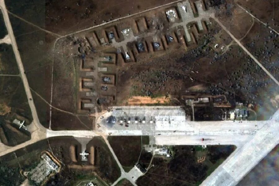 Октябрьский аэродром разбомбили. Аэропорт донецк 2020. Октябрьский аэродром разбомбили. 03. Чернобаевка 15.