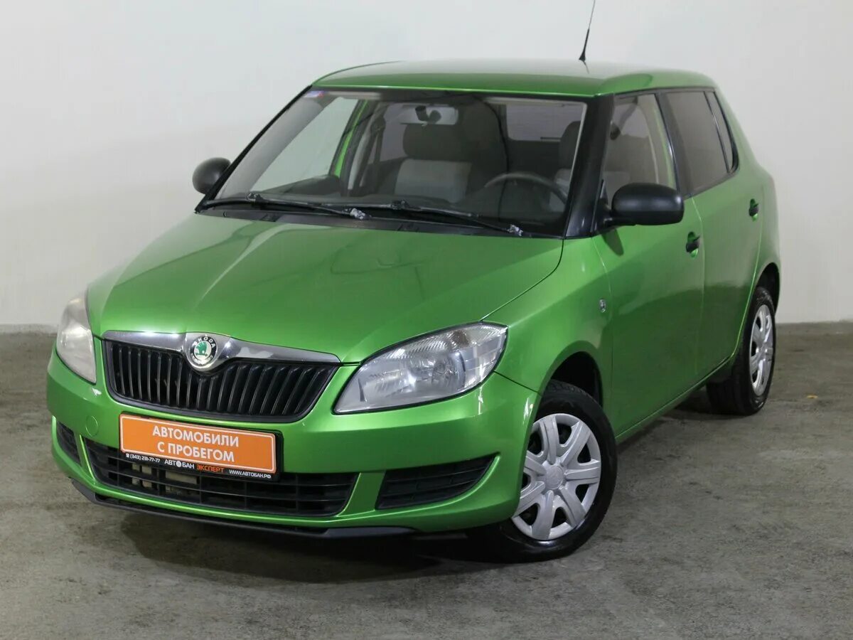 Купить шкоду 2010. Skoda Fabia 2010. Шкода Фабия 1.2 2010. Шкода Фабия 2010 года. Шкода Фабия 2010 зеленая.