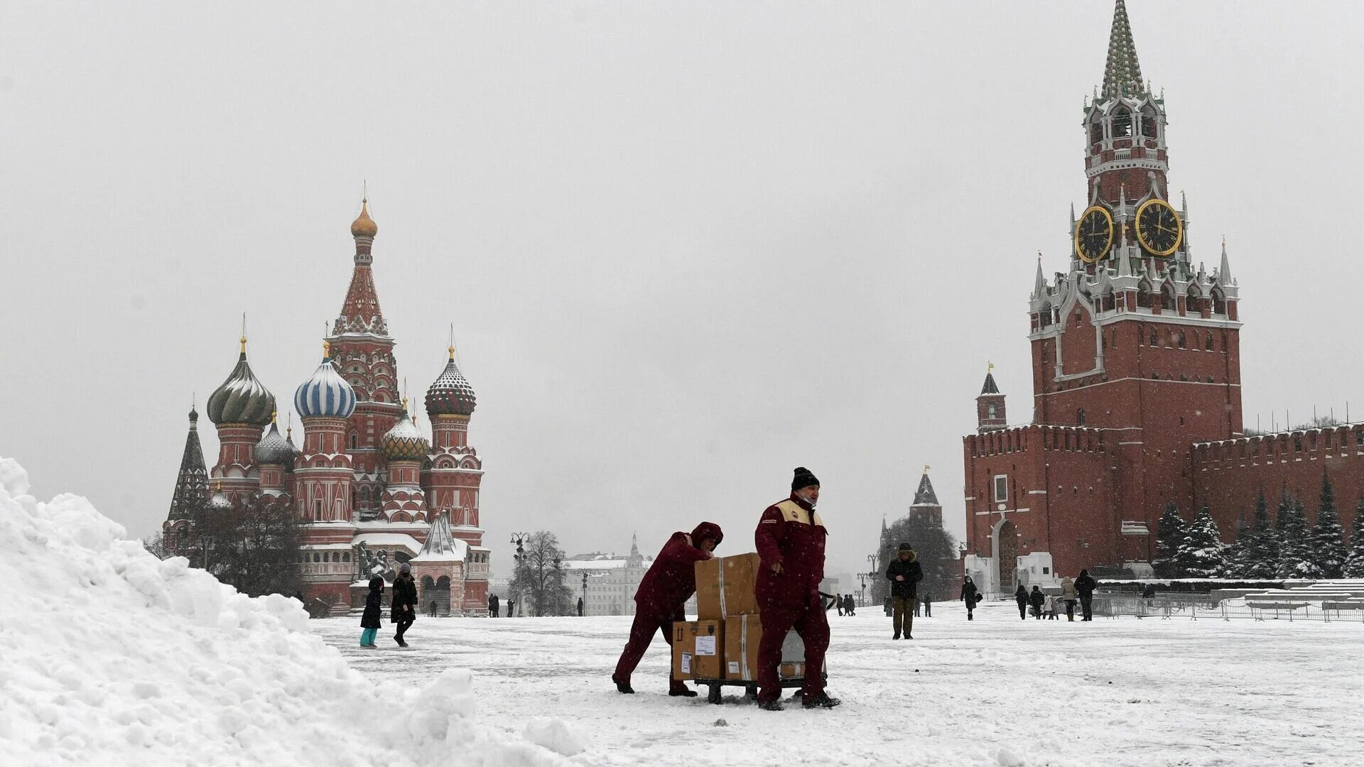 Каким будет январь в москве. Красная площадь Москва зимой 2022. Красная площадь сейчас фото 2022. Красная площадь Москва сейчас 2022. Красная площадь 27.11.2022.