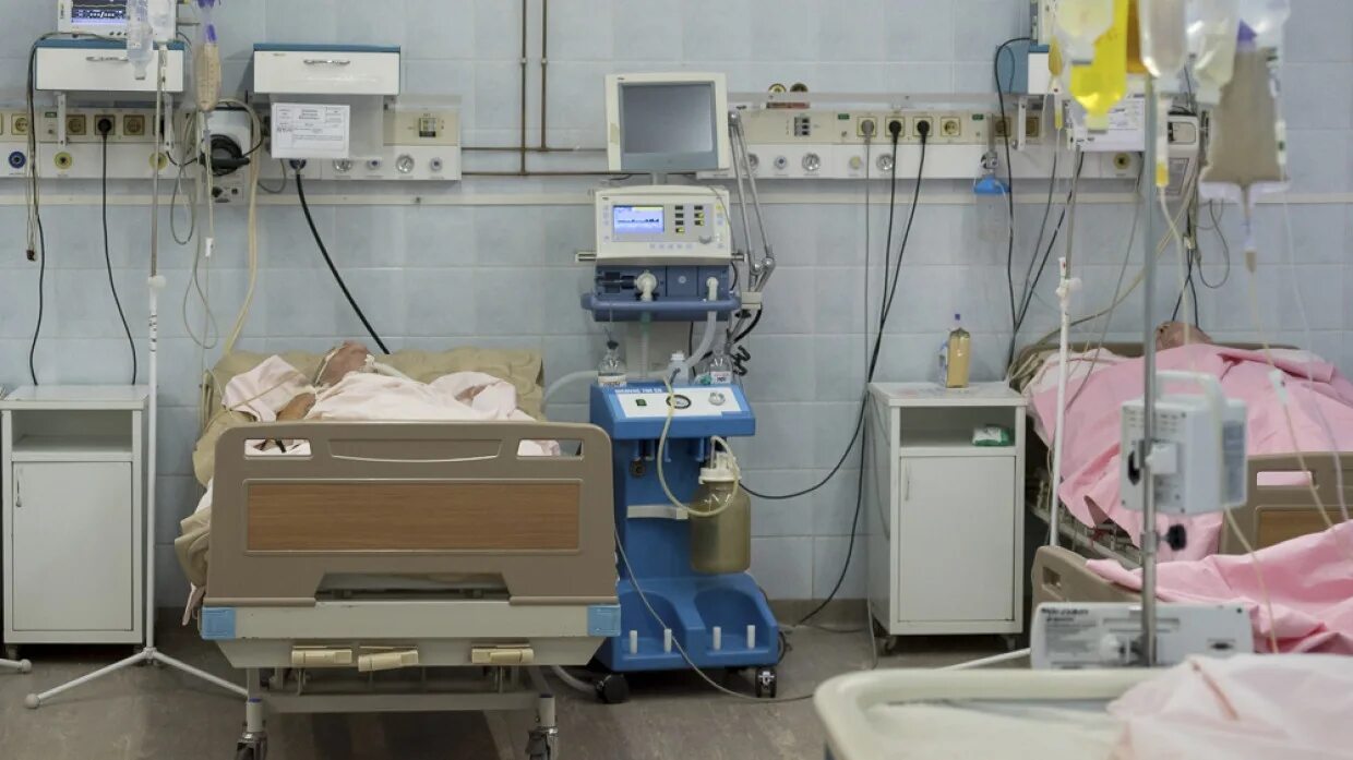 Александровский больница астрахань. 4;. Реанимационное отделение бсмп 2 ростов на дону. 52 реанимация боткинской больницы. Александровская больница реанимация.