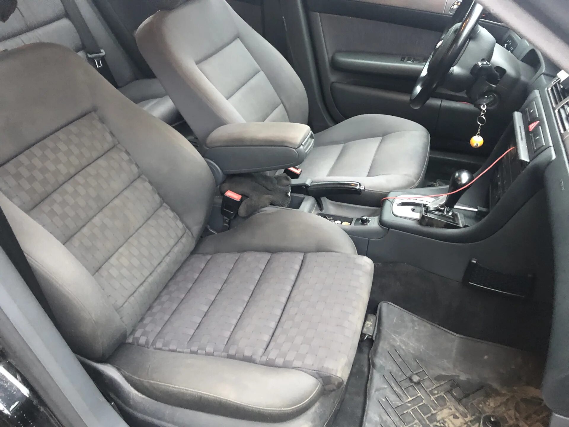 Сидения a6 c5. Сиденья audi a4 b5 vag sport. сиденья vag sport audi 100. сидения audi a6 c6 ткань. audi a6 c5 тканевый салон.