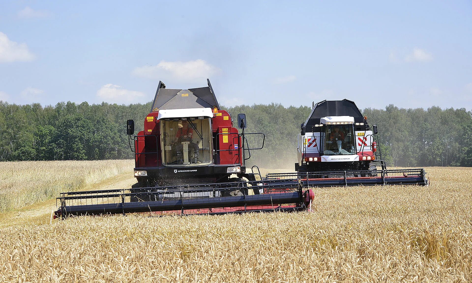 всероссийский день поля 2020 брянск. кзс-1218а-1. трактор versatile 2375. ск зерноуборочный комбайн ск 5 нива. брянская сельхозтехника.