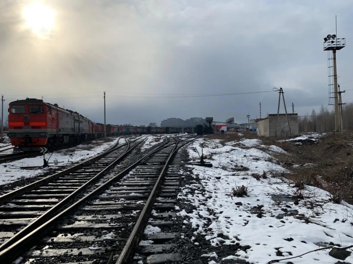 Поезд новый ургал хабаровск. Новый Ургал депо Хабаровский край. Депо экипировки локомотивов станция Эворон Хабаровский край. Угнали тепловоз. Угнан электровоз.