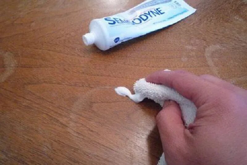 Как убрать зубную пасту