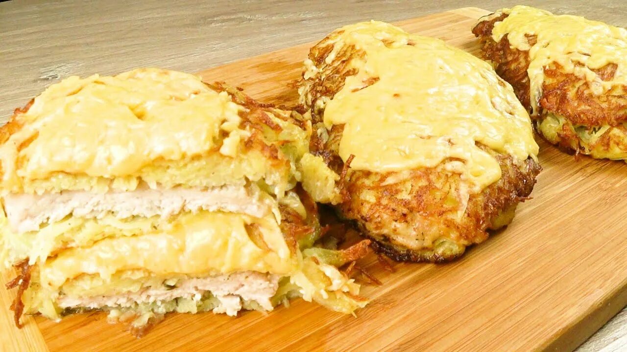 Медвежья лапа мордовское блюдо. Отбивная медвежья лапа. Отбивная медвежья лапа. Мясная отбивная медвежья лапа. Мордовская медвежья лапа.