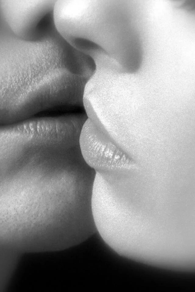 поцелуй картинки. нежный поцелуй.