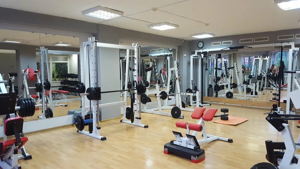 Спорткомплекс солнечный алтайский край. Солнечный спортзал. Тренажерный зал солнечный. Солнечный муром фитнес. Тренажерный зал солнечный.