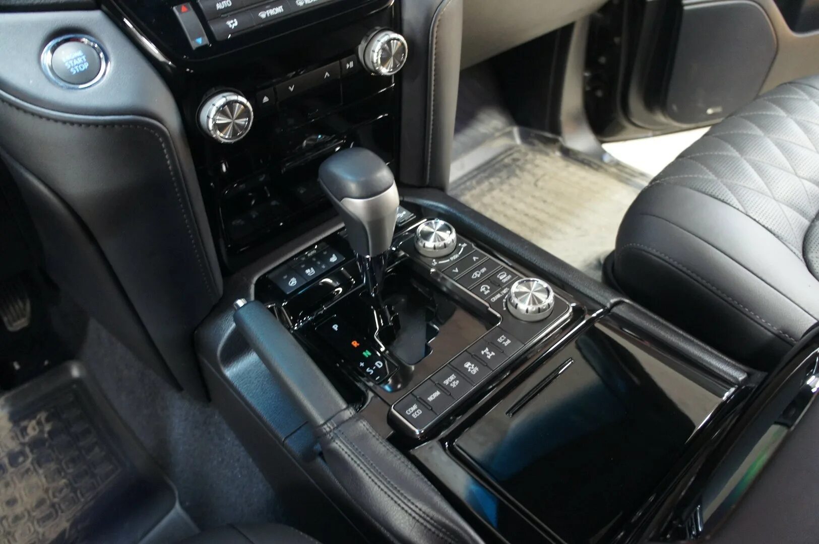Lc200 акпп. Lc 200 gear shifter. центральная панель lc200 2013. lc200 2017 года панель коробки передач. прикуриватель lc200.