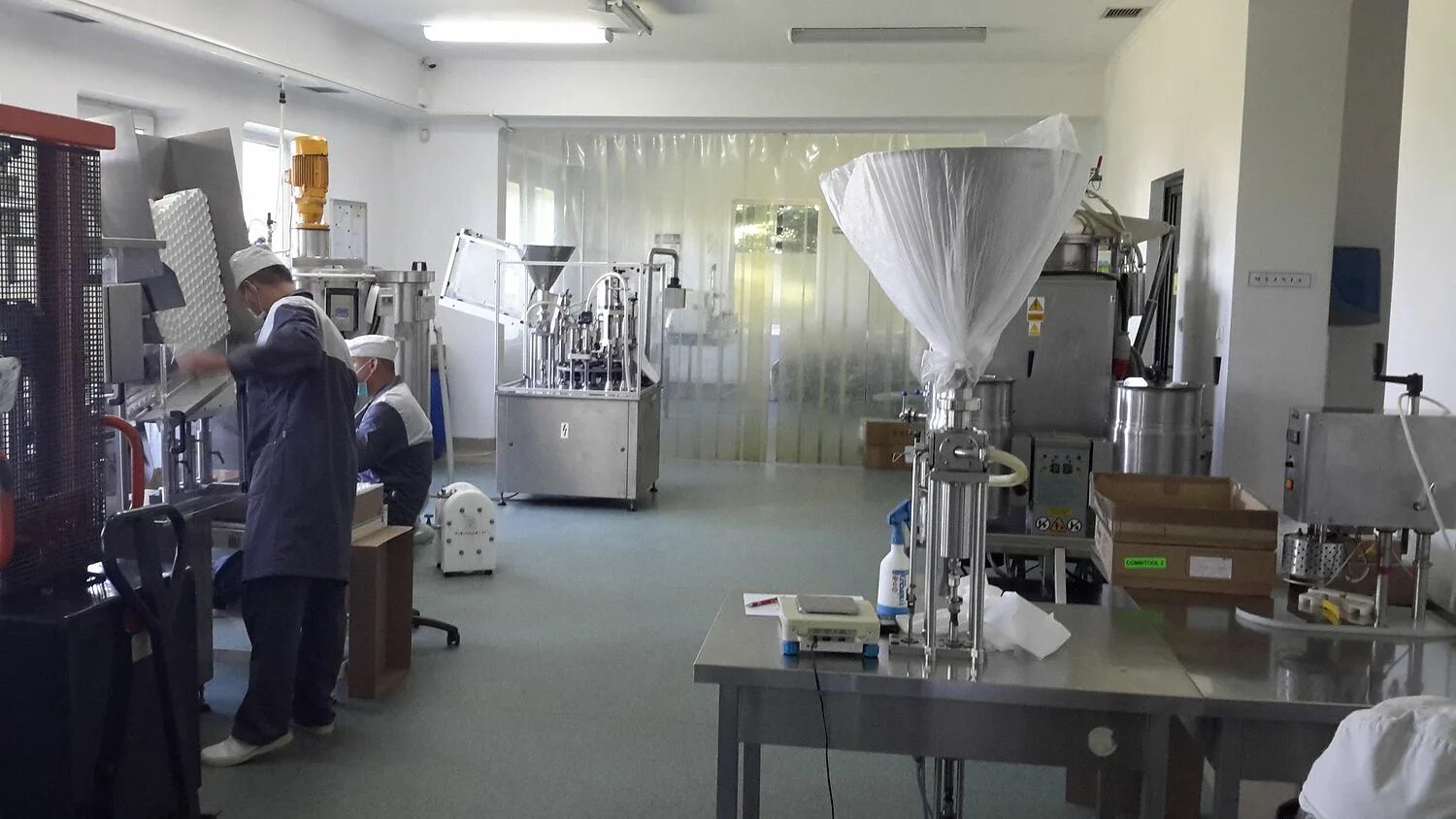 Косметический цех. Косметический цех. Контрактное производство косметики. Косметический цех. Производство шампуня.