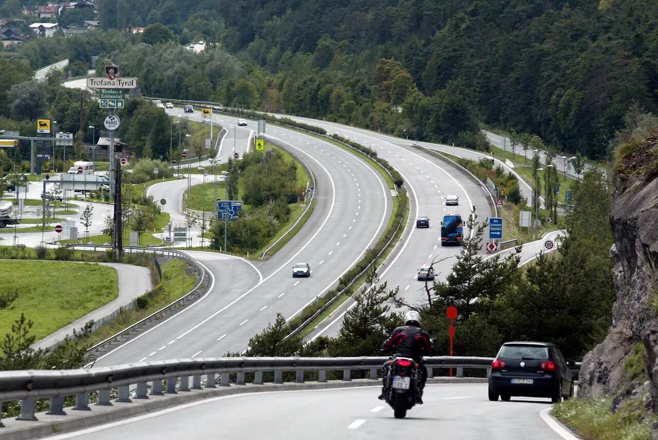 Автобан Австрии. Автобан в Грузии. Автобаны Германии. Швейцария Автобаны. Цена автобане