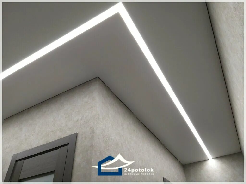 световые линии в коридоре. световые линии пф 7320. световые линии на натяжном. световые линии на потолке. световая линия 5 см.