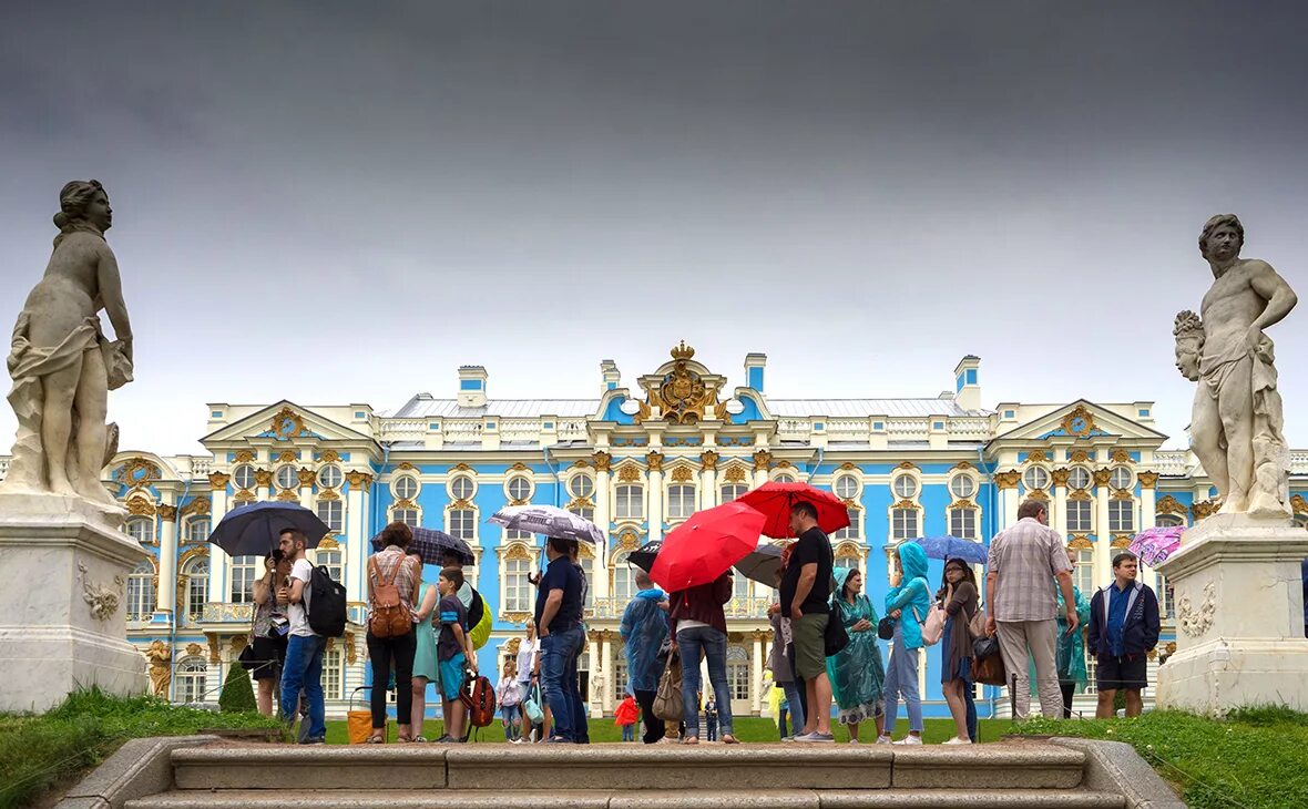 Санкт-Петербург туризм. Питер туризм. Туристы в Петербурге. Культурно-познавательный туризм в Санкт-Петербурге.